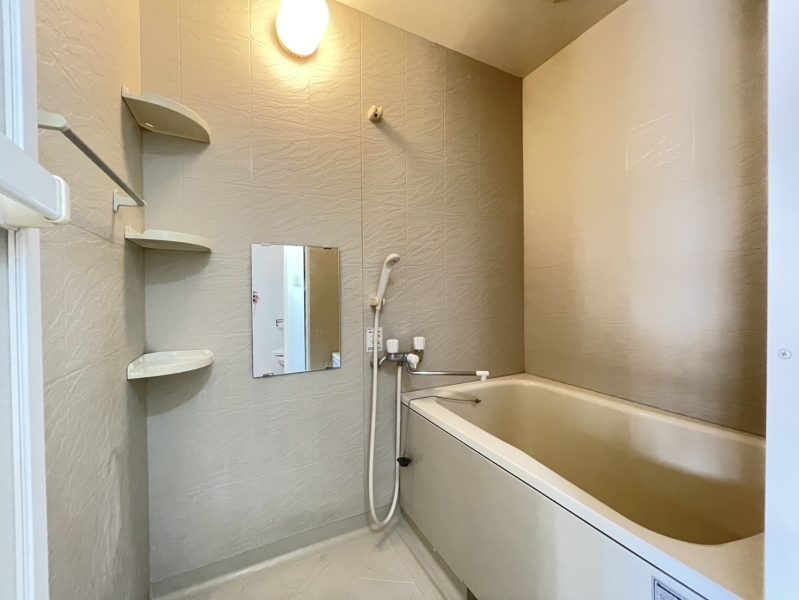 アローブロア緑橋  402号室