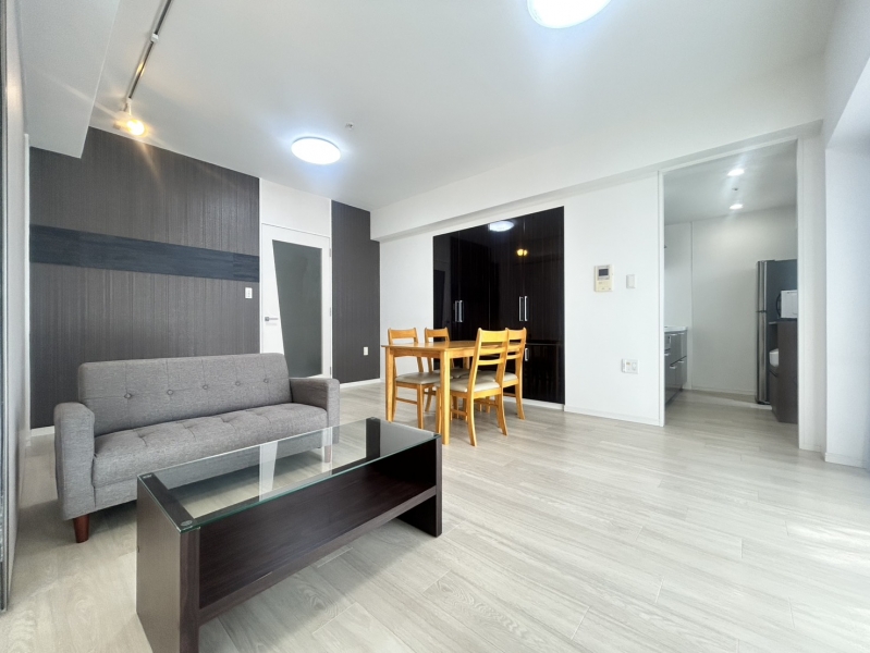 アスール江坂3rd 1401号室